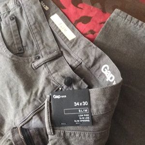 Men’s Gray Low Rise Slim Leg Gap Jeans